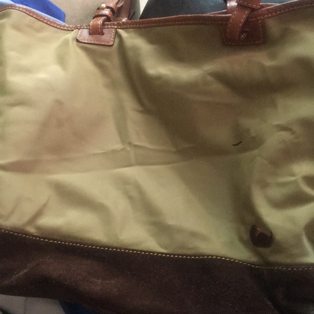 Dooney&Bourke tote 👜khaki olive color